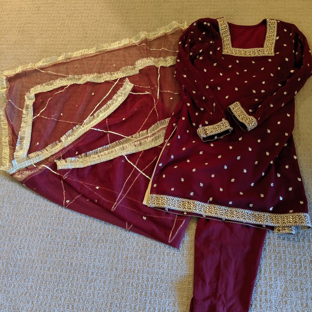 Indian Dress - Picture 3 of 3